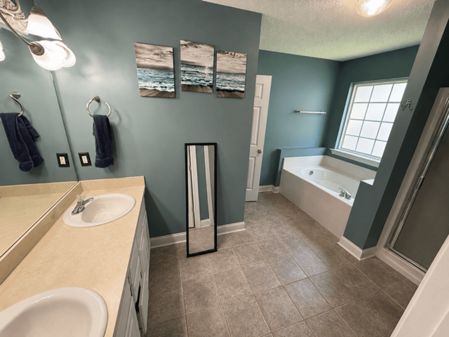 Richmond Hill House: 901 Laurel Hill Circle