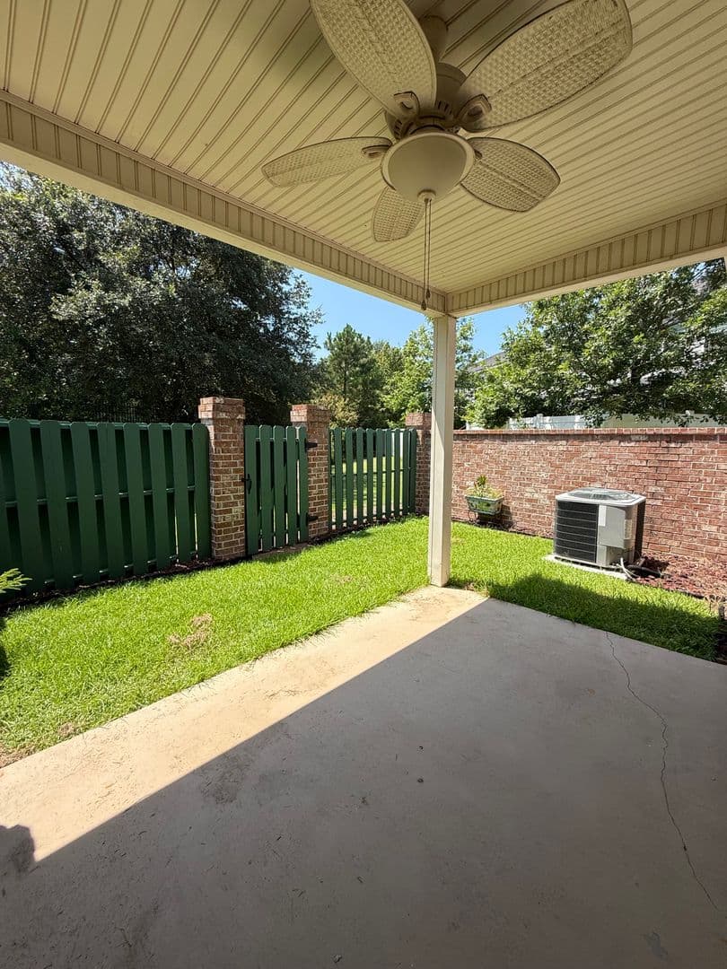 Pooler House: 107 Ventura Place