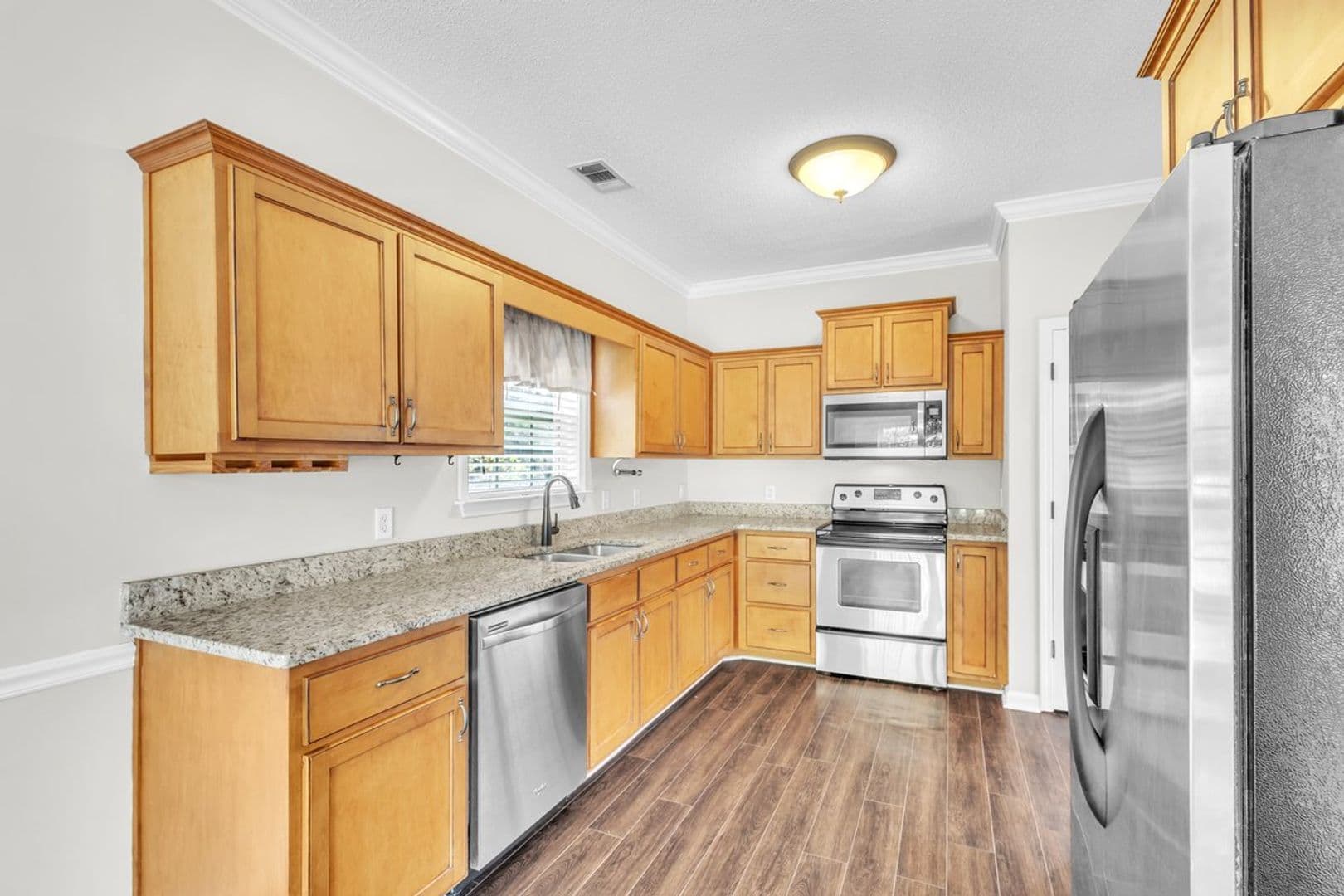 Richmond Hill House: 185 Oak Ridge Circle