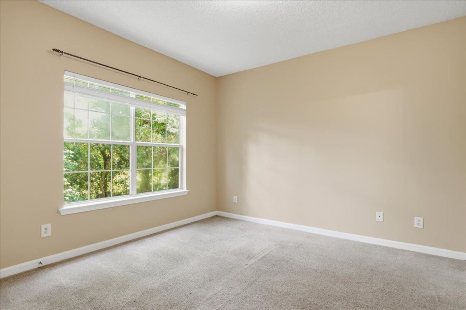 Savannah House: 1202 Walden Park Dr.