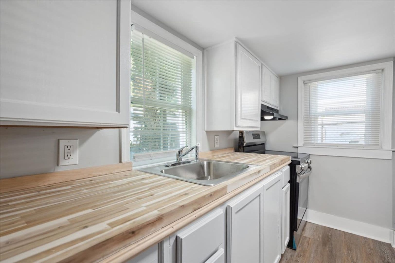 Savannah House: 2415 Ash St.