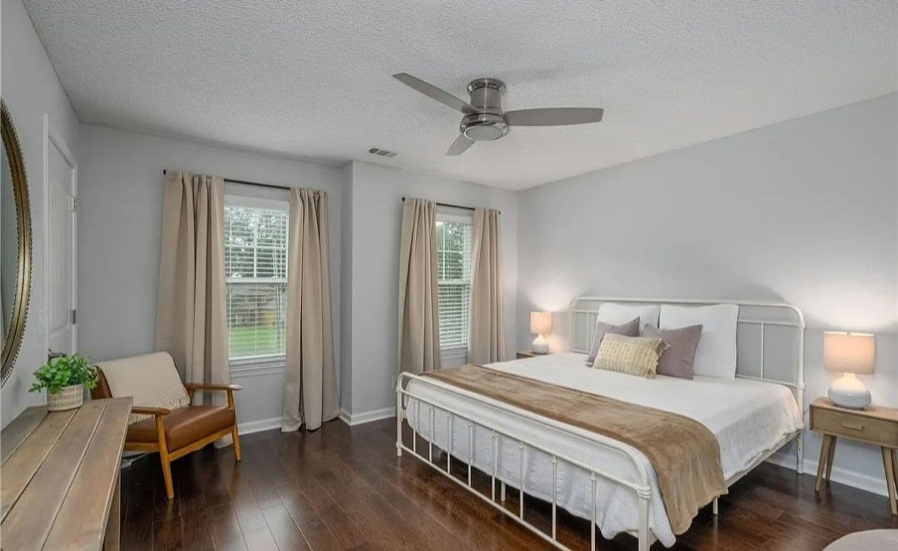 Savannah House: 112 Saint Ives Way