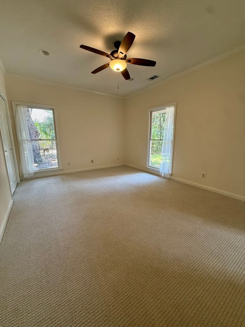 Savannah House: 11 Gossamer Ln.