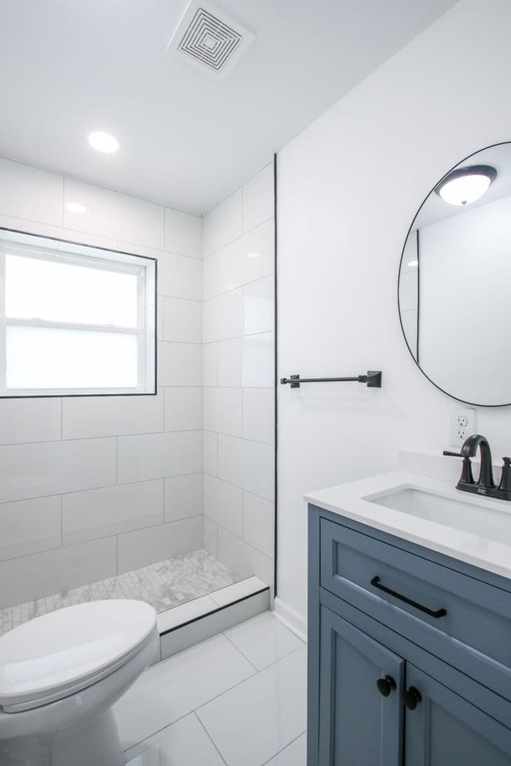 Savannah Apartment: 1904 E 51St St Unit C