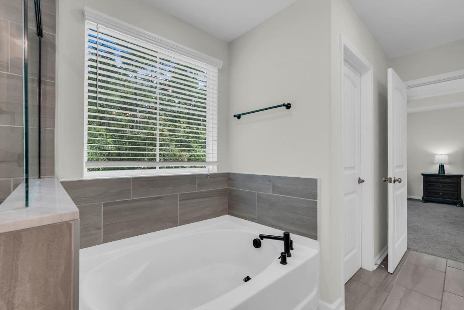 Savannah House: 24 Headlands Ct.
