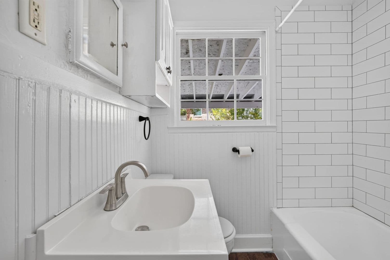 Savannah House: 216 E 57th St.