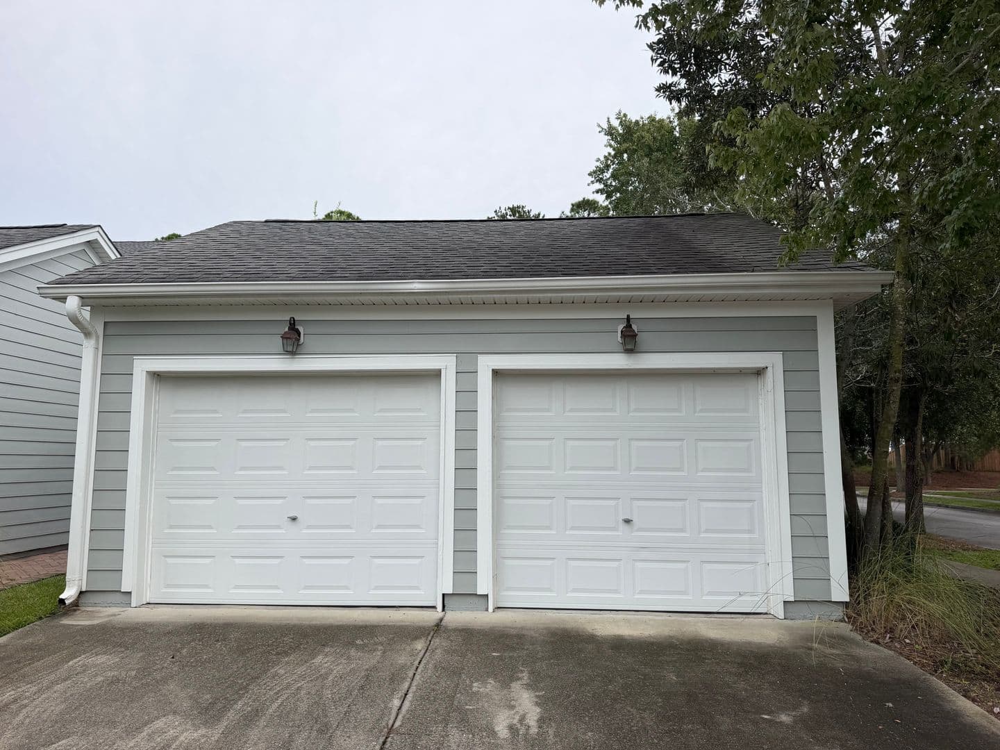 Pooler House: 301 Lake View Dr.