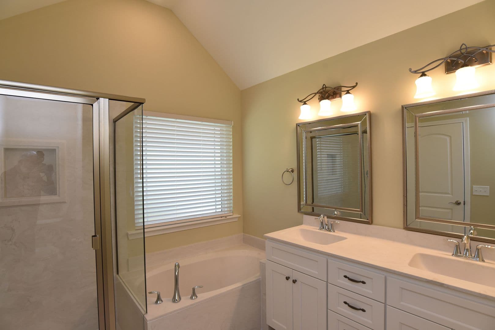 Richmond Hill House: 467 Belle Grove Circle