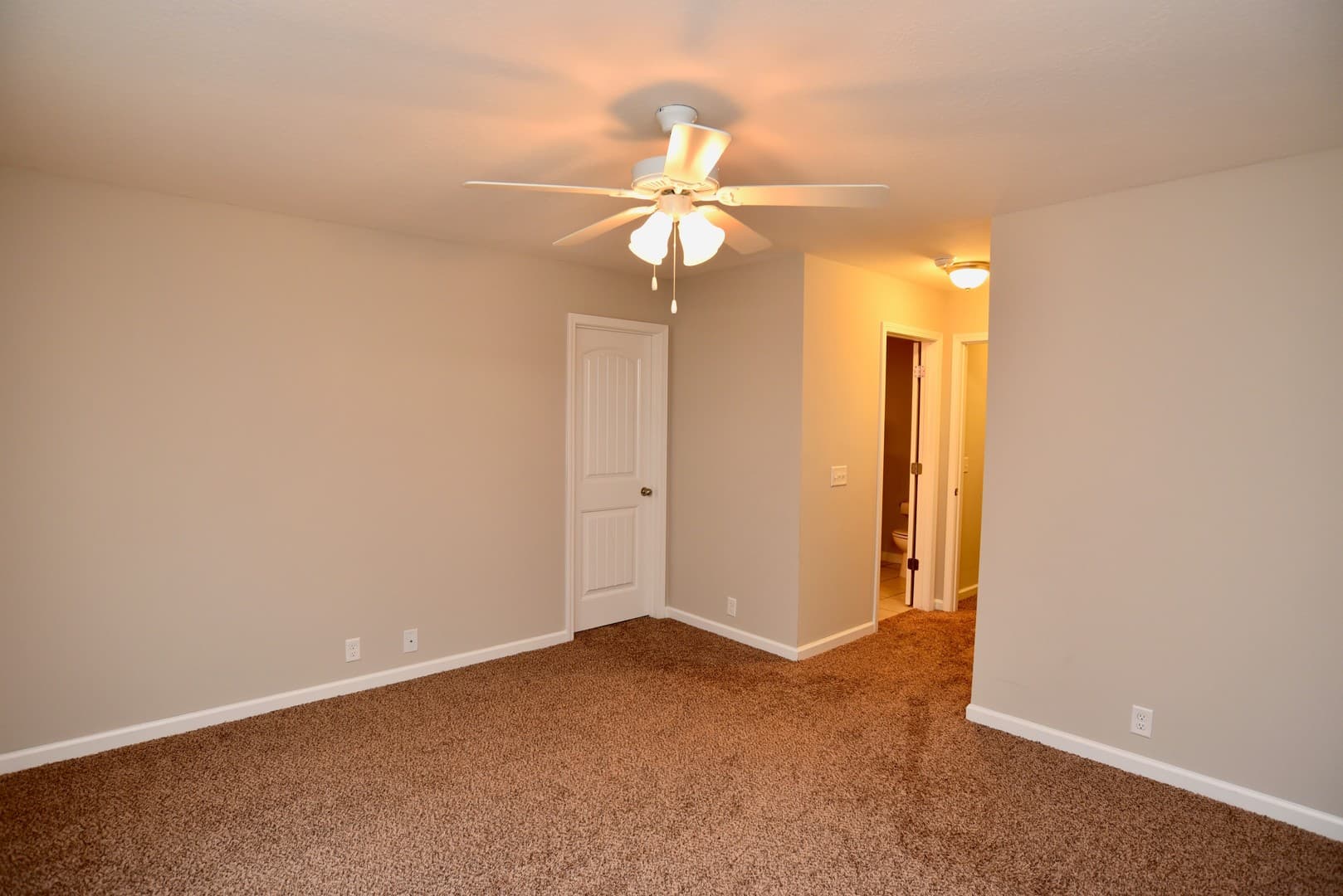 Richmond Hill Townhome: 45 Walker Court