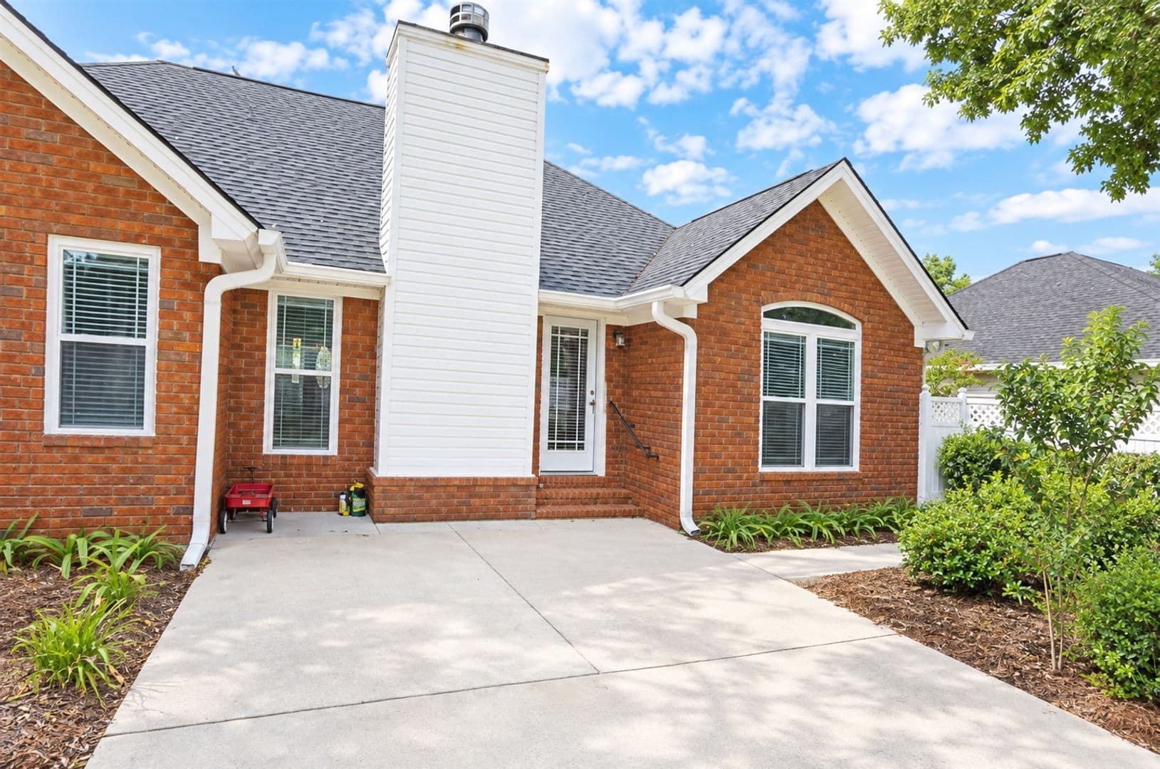 Richmond Hill House: 467 Belle Grove Circle