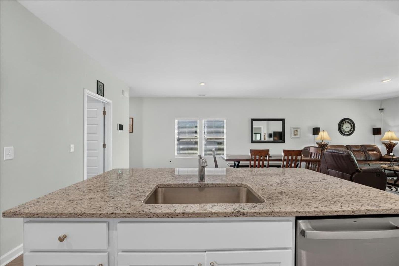 Rincon House: 291 Lilian St.