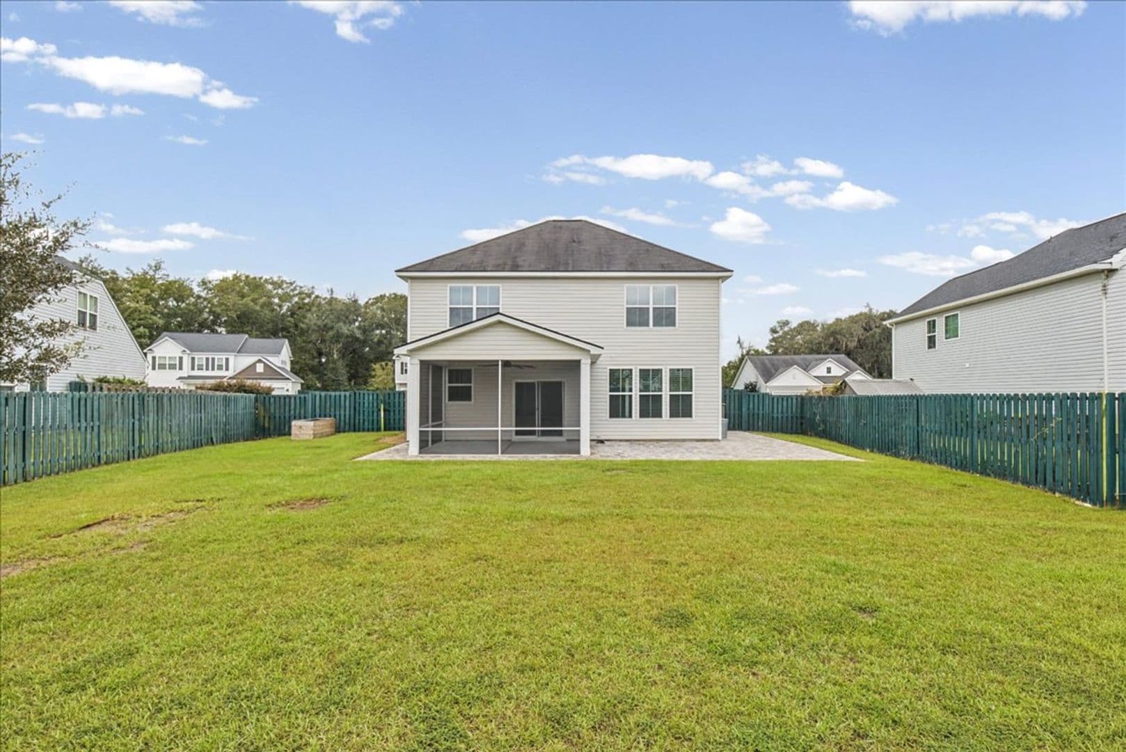 Richmond Hill House: 33 Southern Way