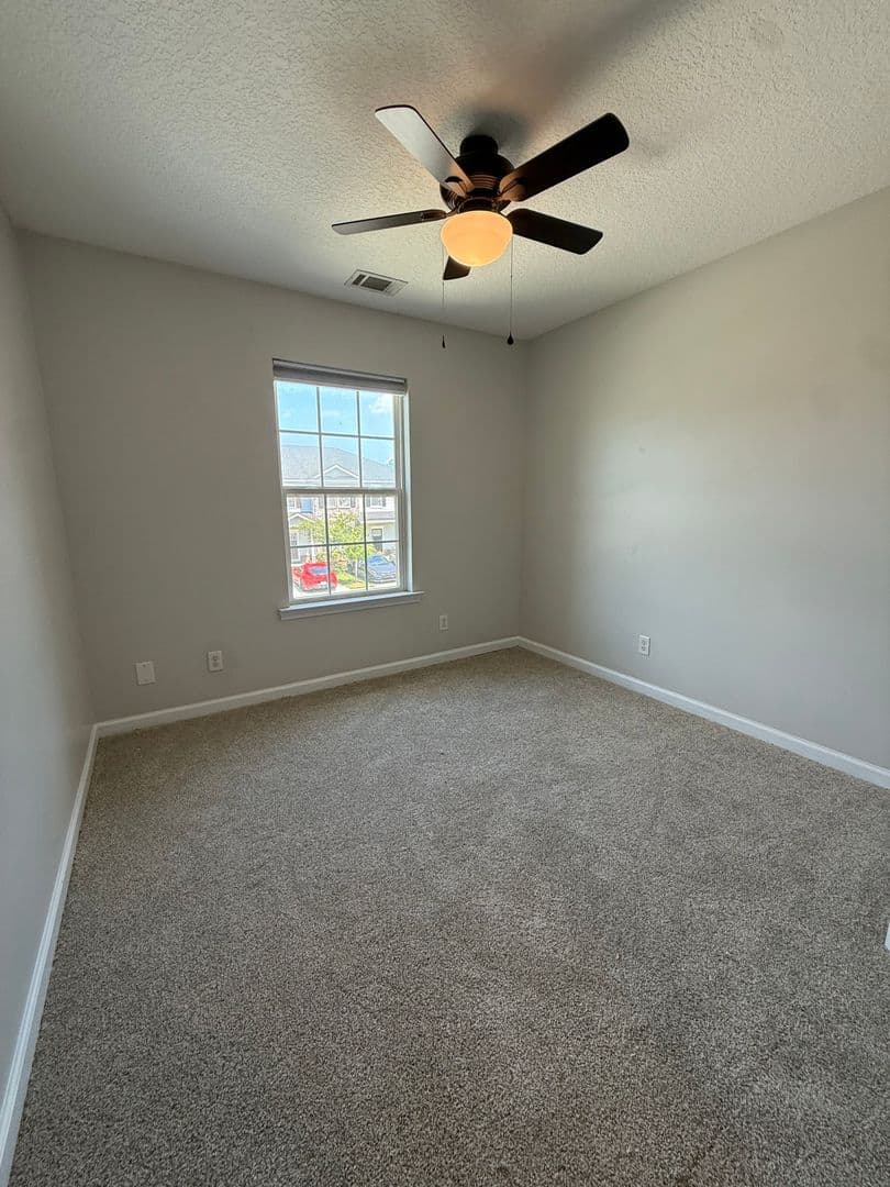 Pooler House: 107 Ventura Place