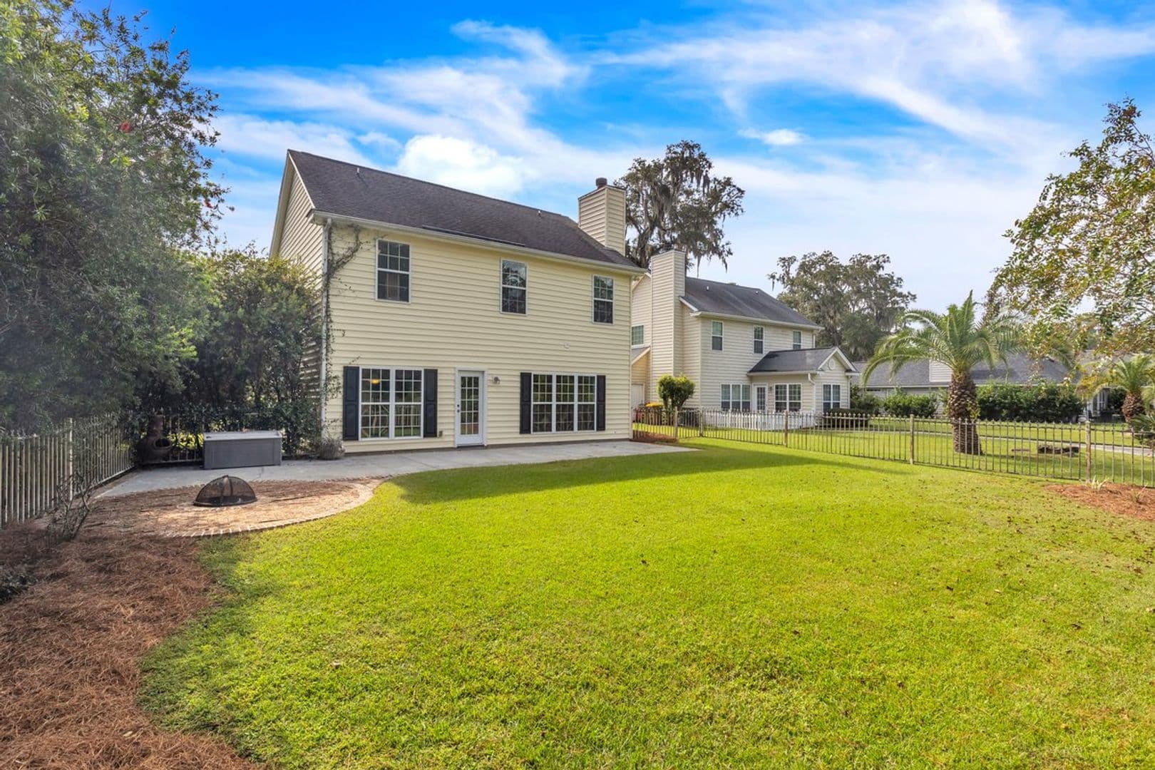 Richmond Hill House: 185 Oak Ridge Circle