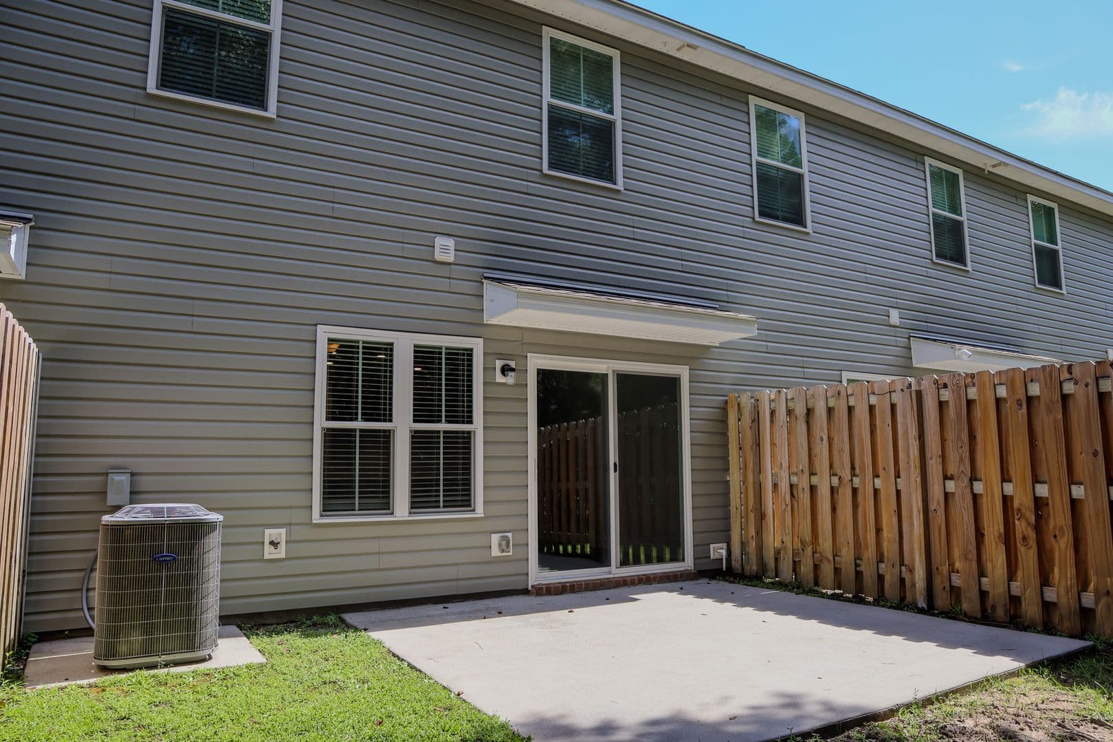 Richmond Hill House: 121 Horizon Ln.