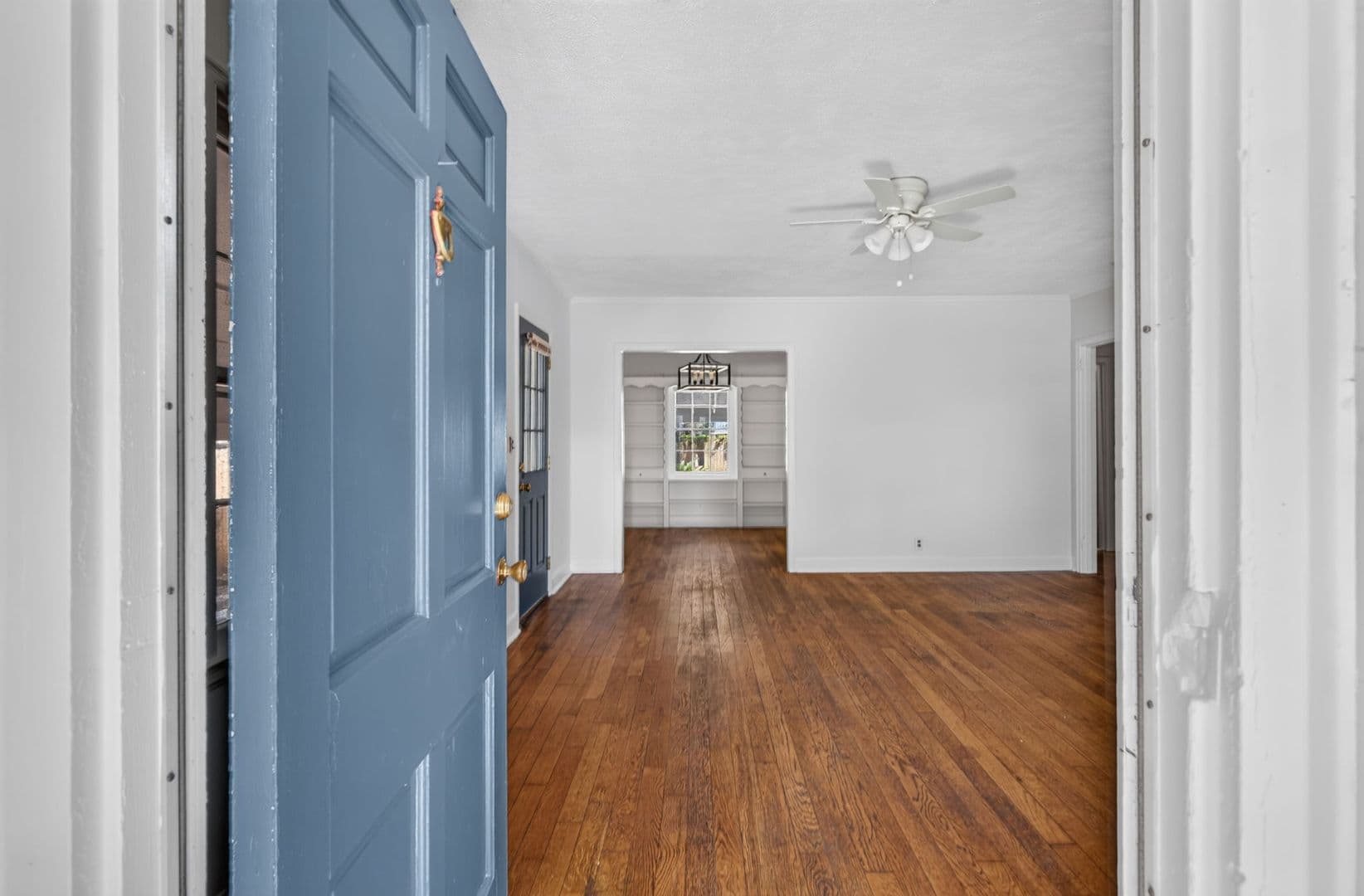 Savannah House: 216 E 57th St.