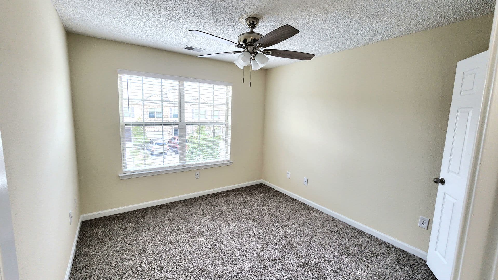 Richmond Hill House: 485 Canyon Oak Loop