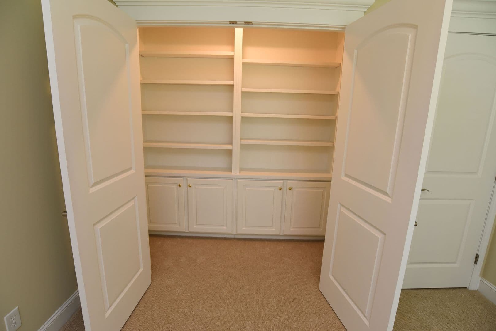 Richmond Hill House: 467 Belle Grove Circle
