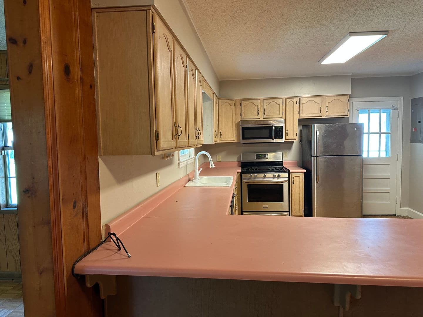 Savannah House: 5515 Habersham St.