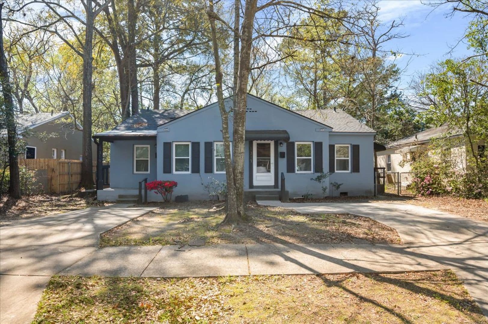 Savannah House: 1319 East 53rd St.