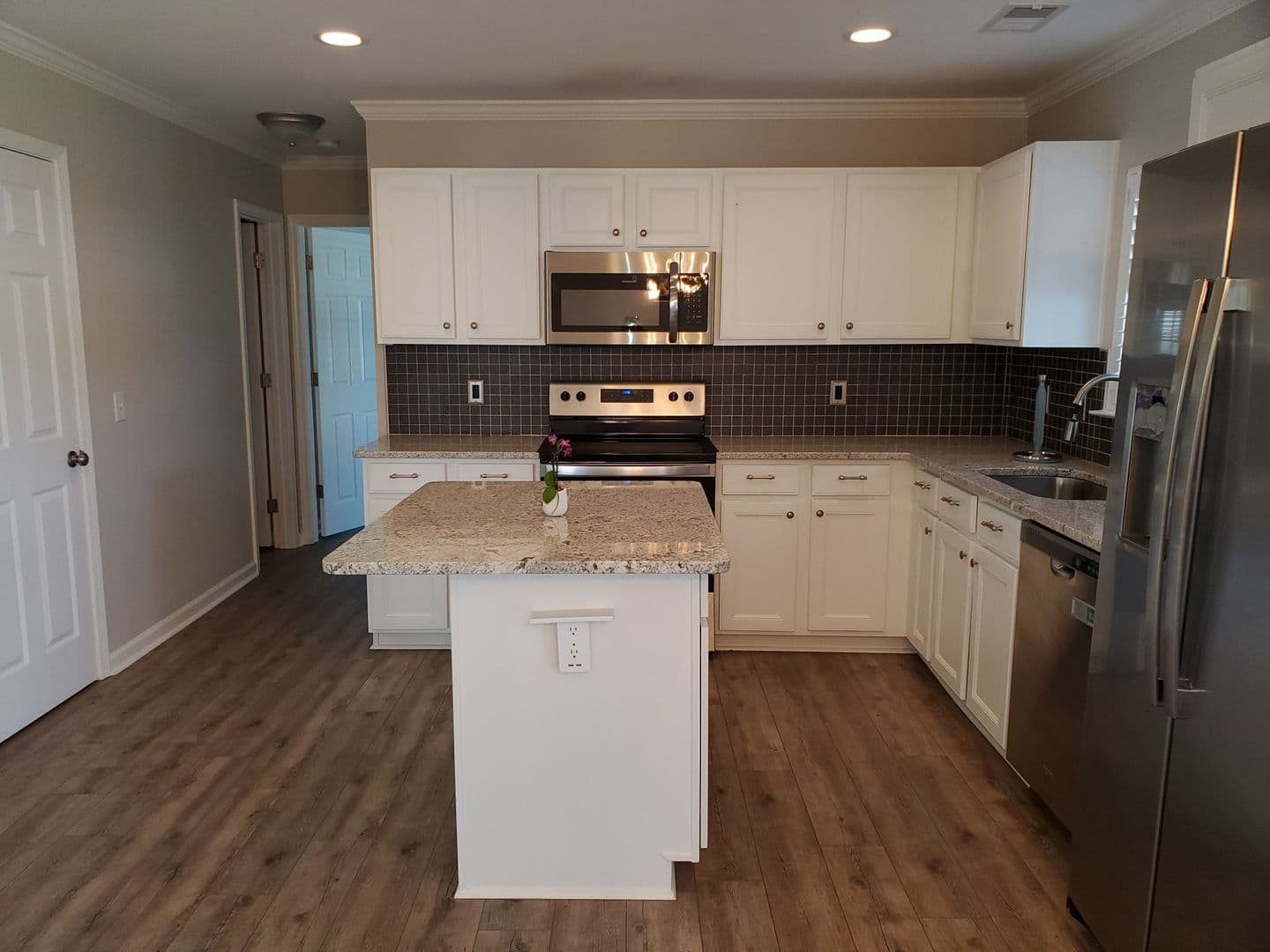 Pooler House: 15 Briarcliff Way