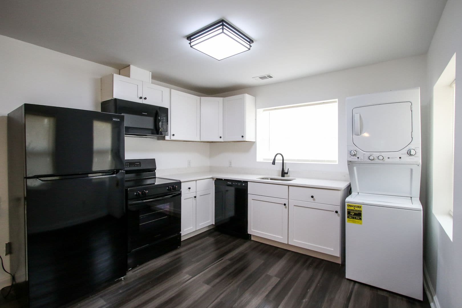 Savannah Apartment: 1904 E 51St St Unit C