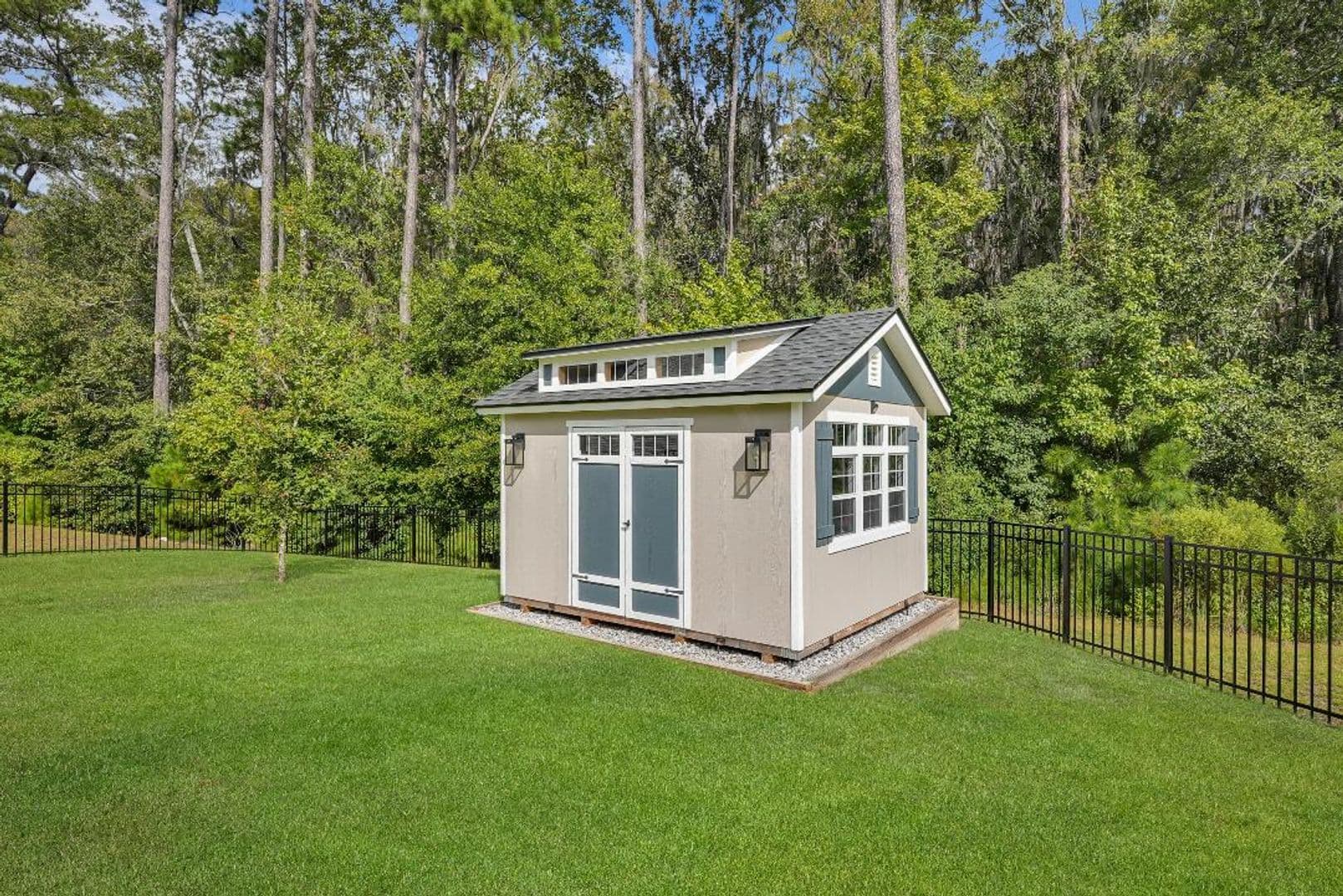 Savannah House: 24 Headlands Ct.