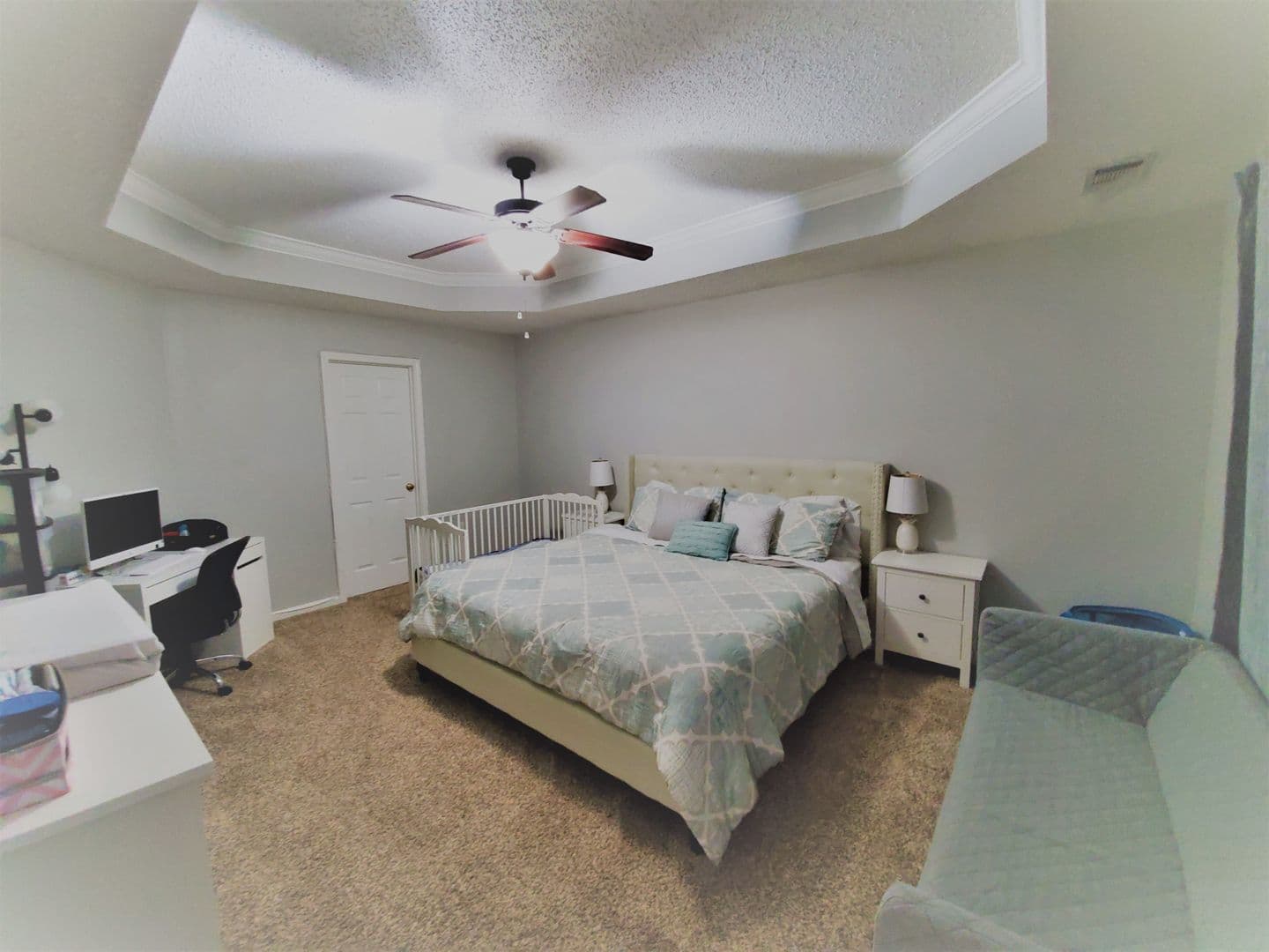 Richmond Hill House: 136 Lancaster Way