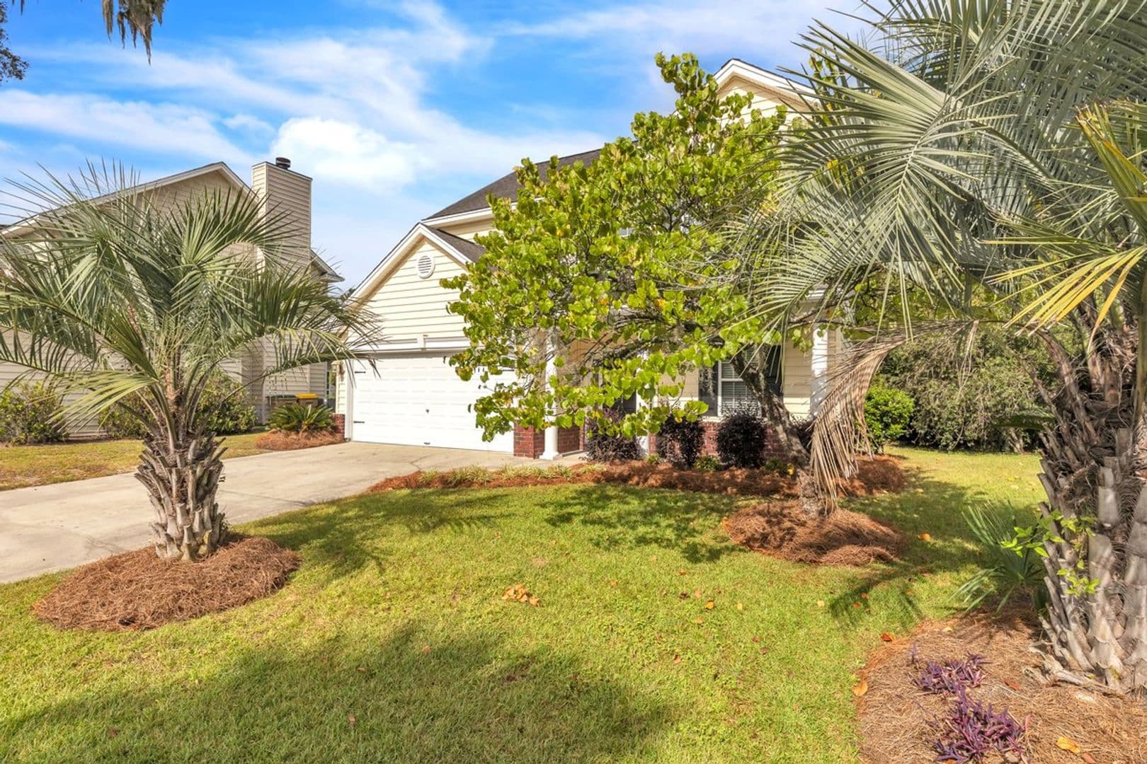 Richmond Hill House: 185 Oak Ridge Circle