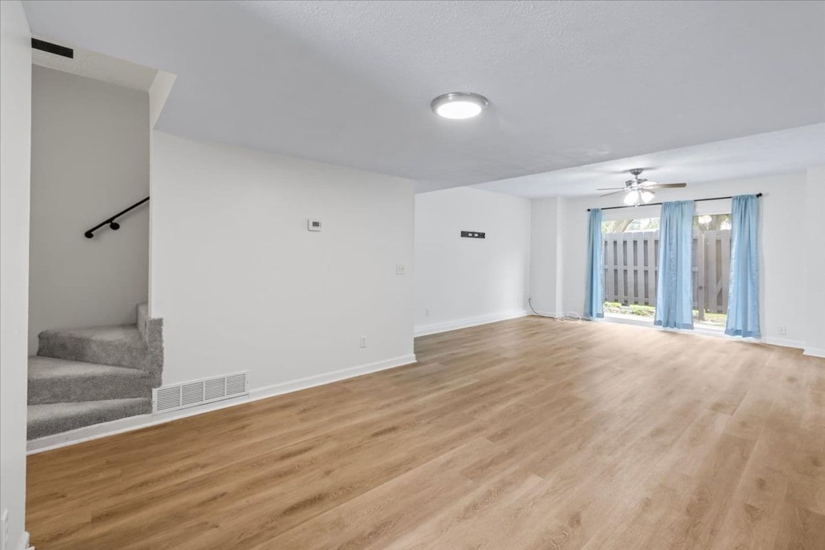 Savannah House: 68 Knollwood Circle