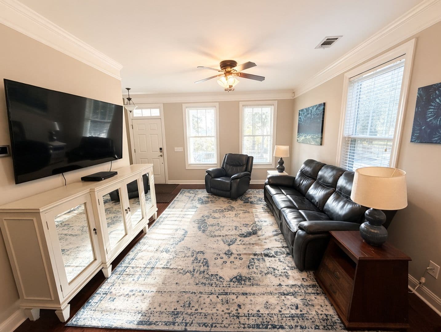 Pooler House: 301 Lake View Dr.