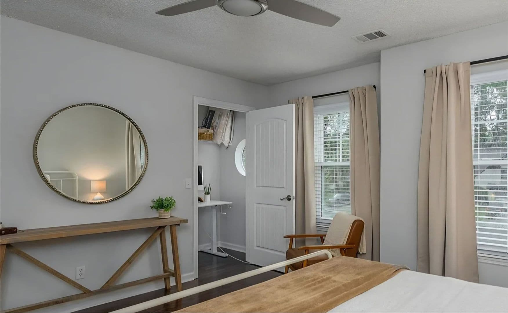 Savannah House: 112 Saint Ives Way