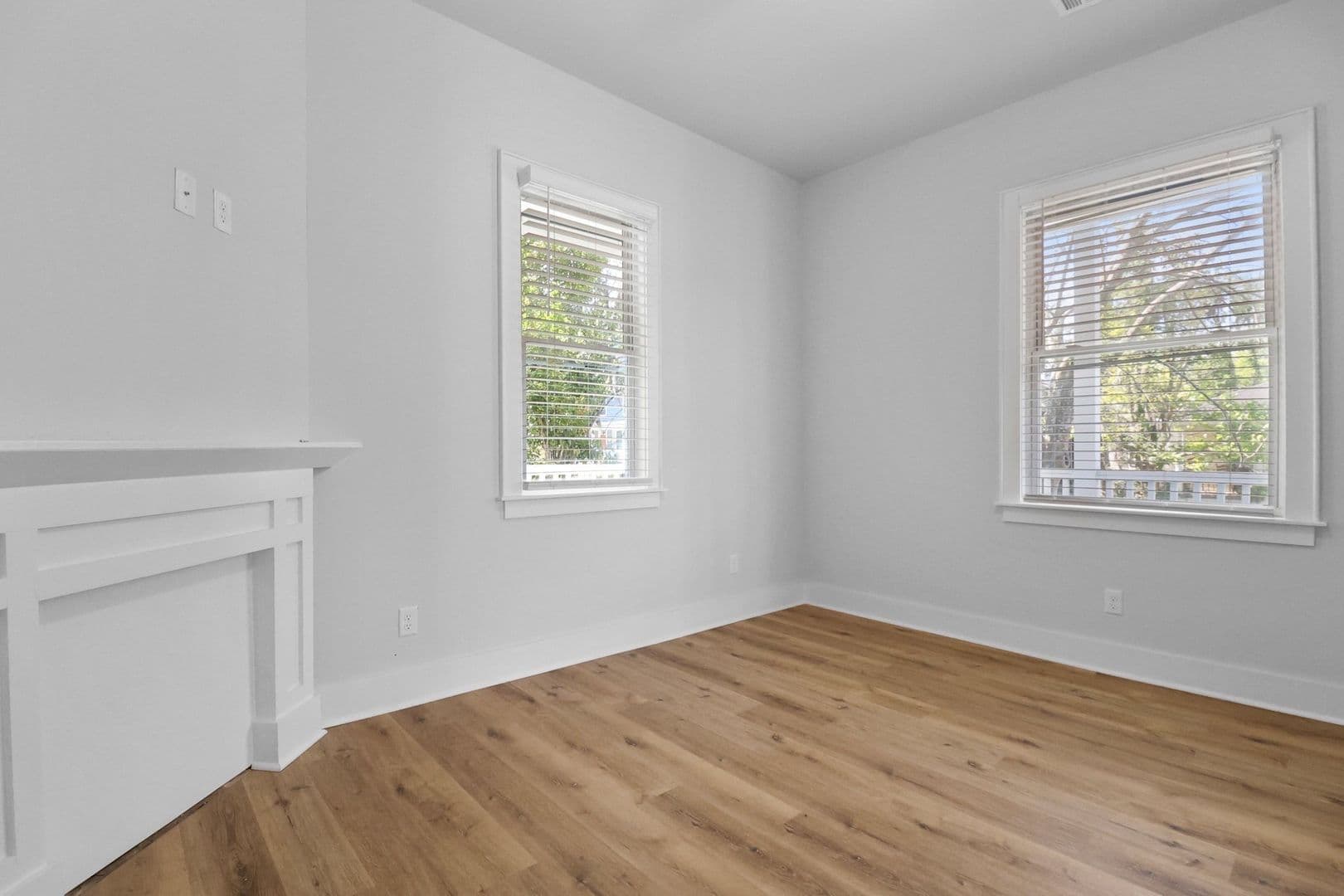 Savannah House: 826 West Victory Dr.