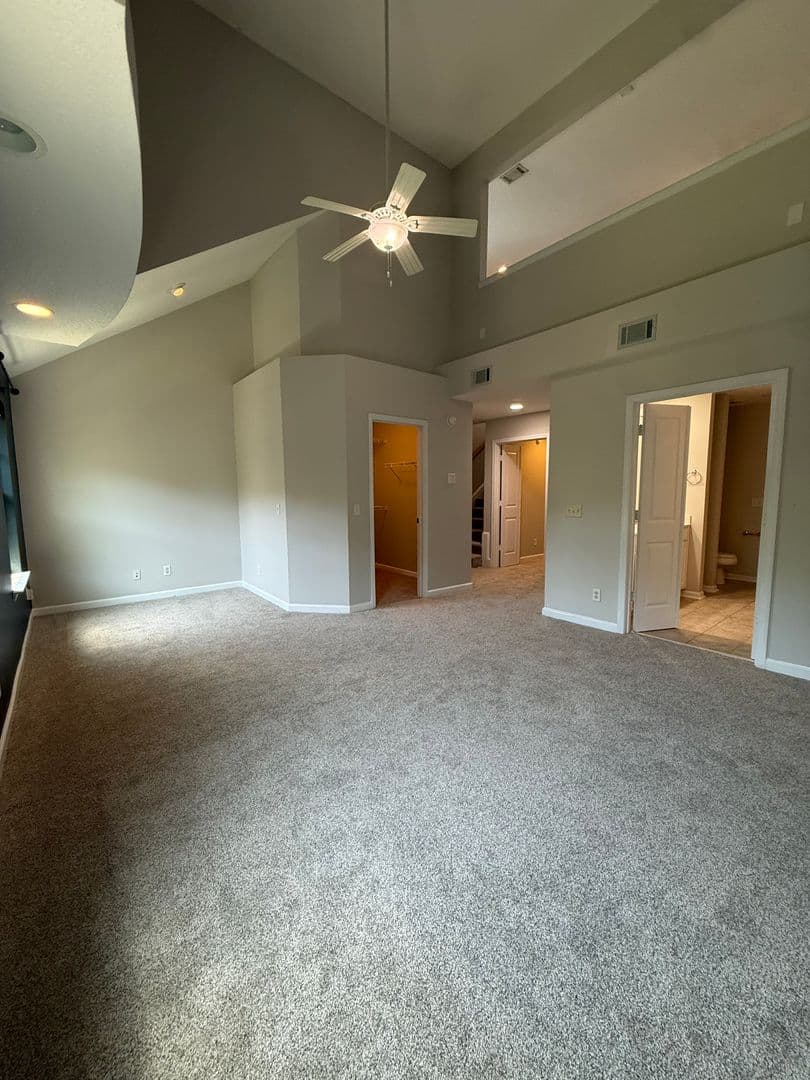 Pooler House: 107 Ventura Place