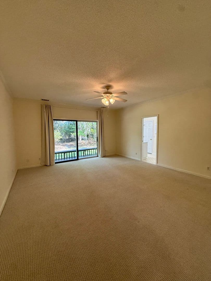 Savannah House: 11 Gossamer Ln.