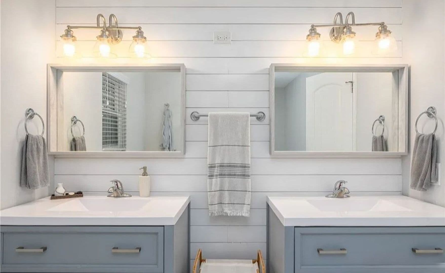Savannah House: 112 Saint Ives Way