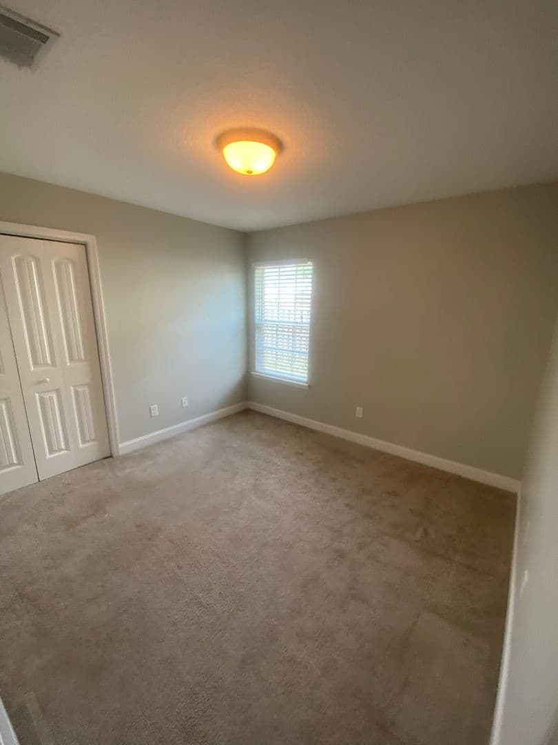 Midway House: 26 Kinlock Ct.