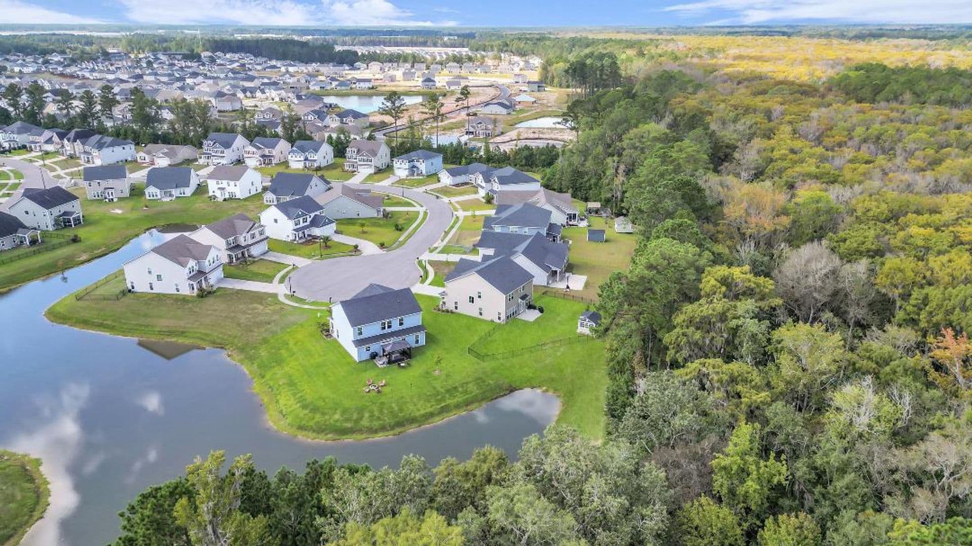 Savannah House: 24 Headlands Ct.