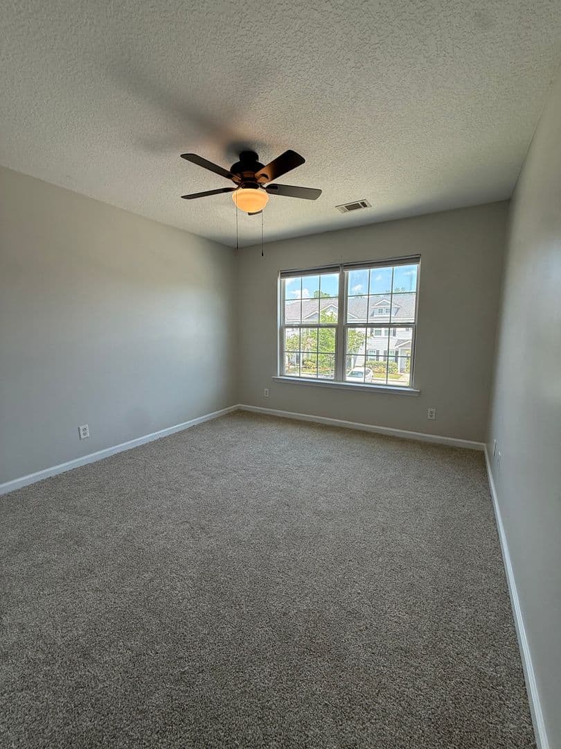 Pooler House: 107 Ventura Place