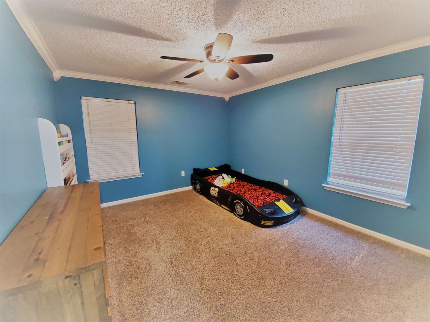 Richmond Hill House: 136 Lancaster Way
