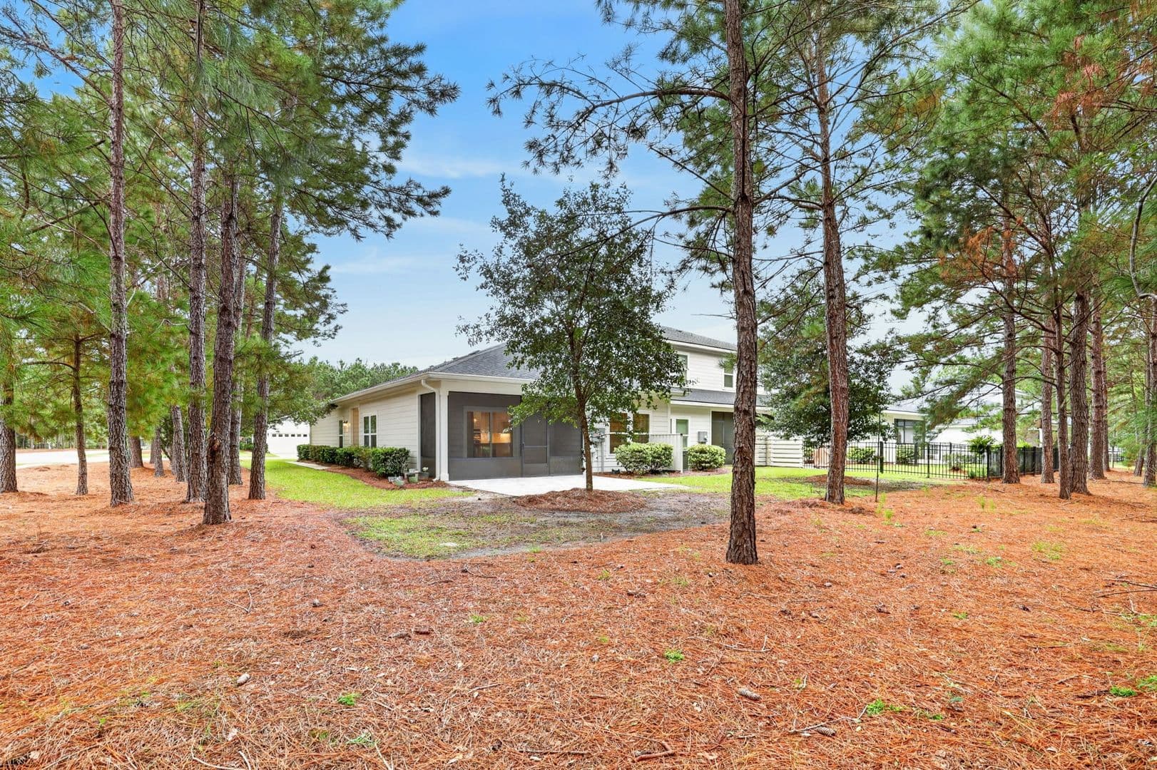 Richmond Hill House: 14 Lower Creek Drive