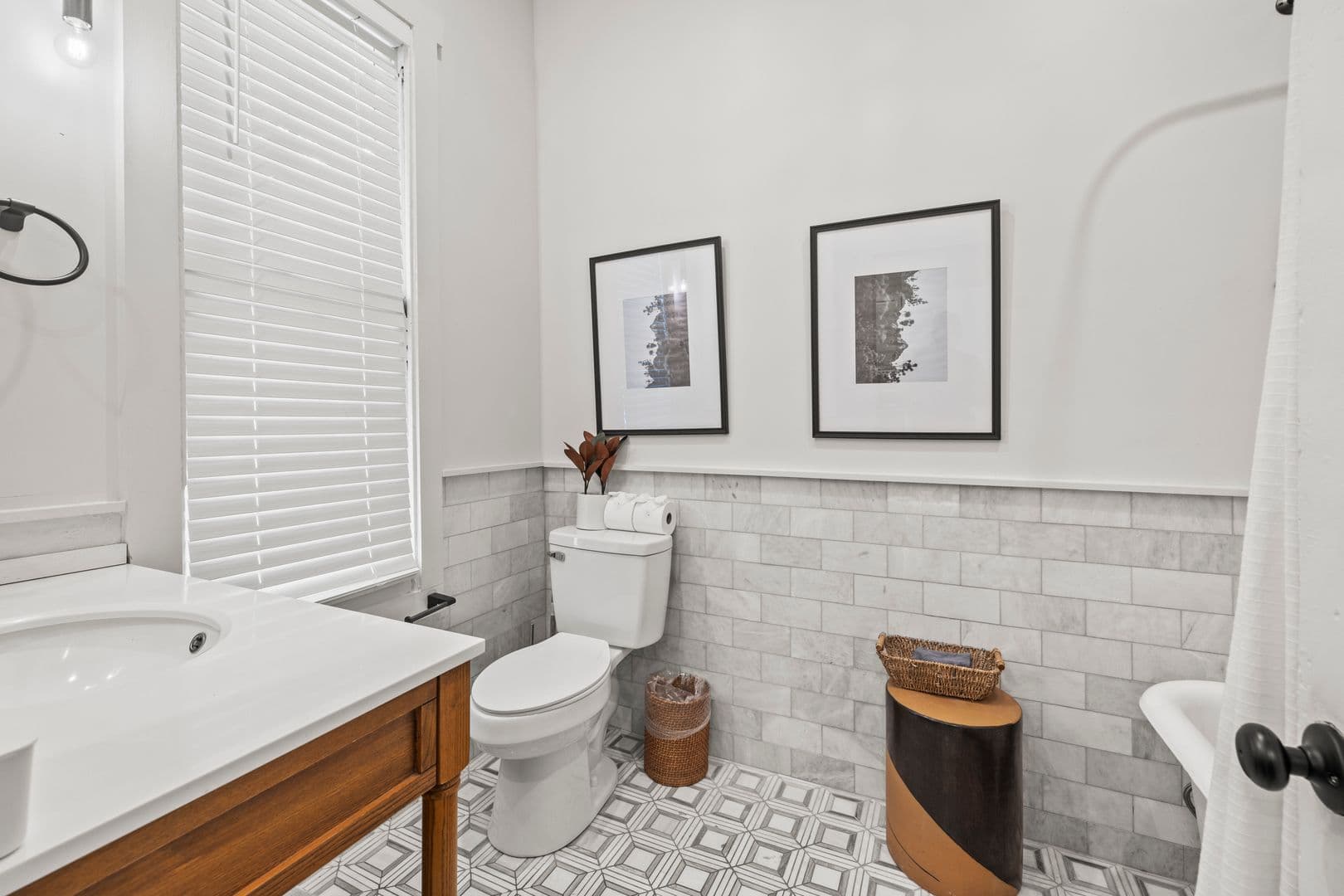 Savannah House: 1212 Price A