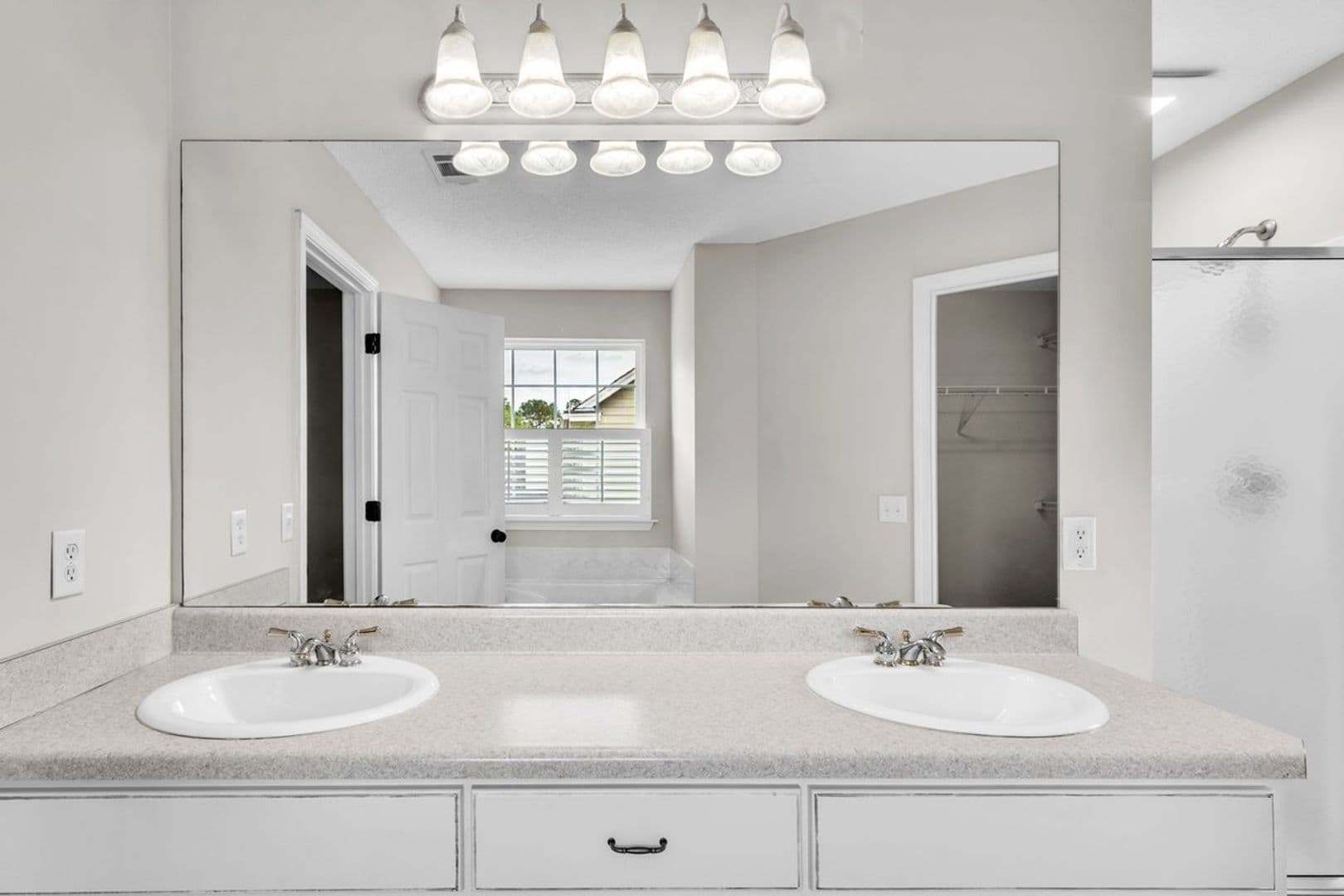 Richmond Hill House: 185 Oak Ridge Circle