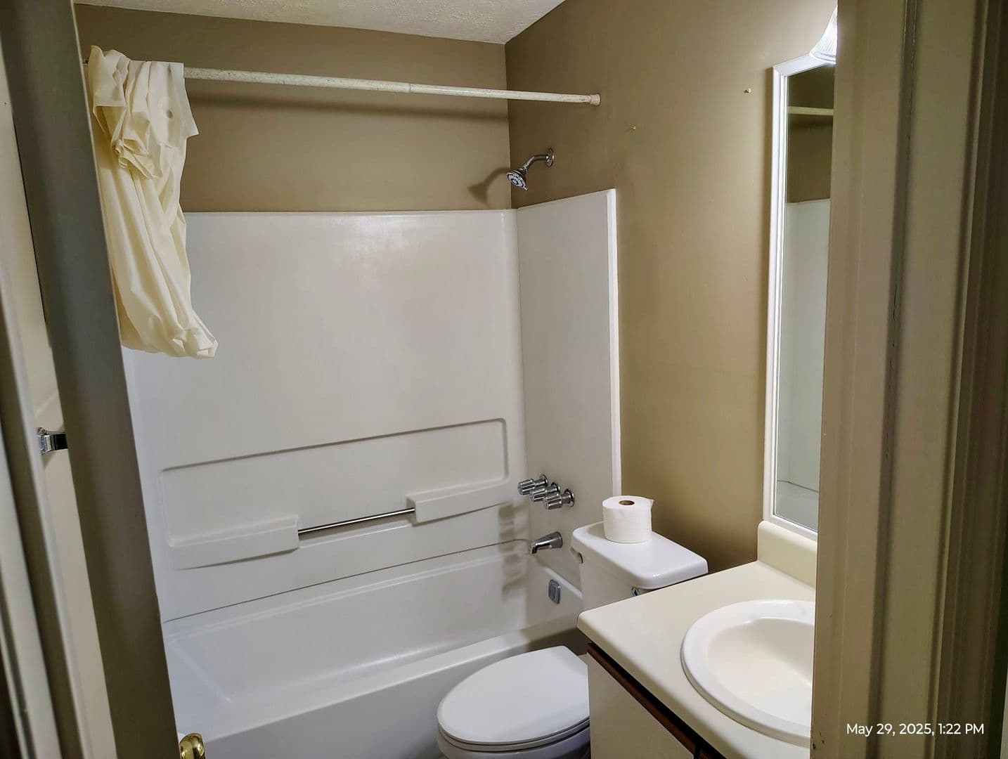 Savannah House: 19 Quail Forest Dr.