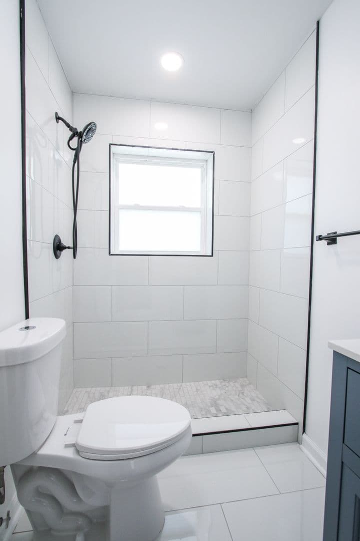 Savannah Apartment: 1904 E 51St St Unit C