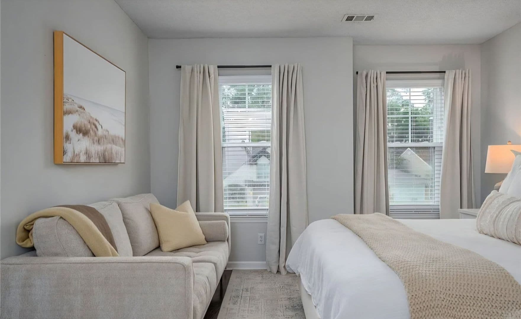 Savannah House: 112 Saint Ives Way