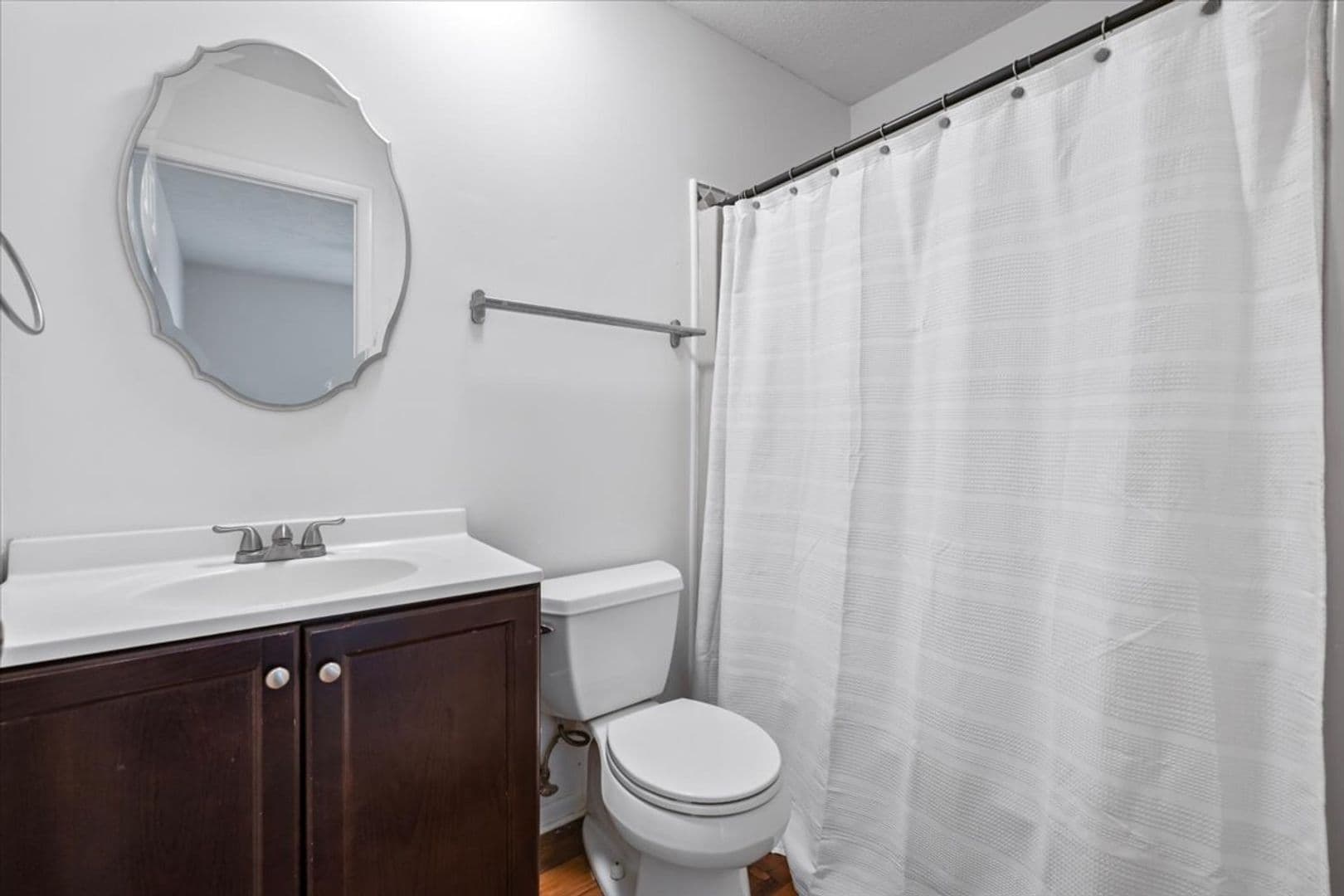 Savannah House: 68 Knollwood Circle