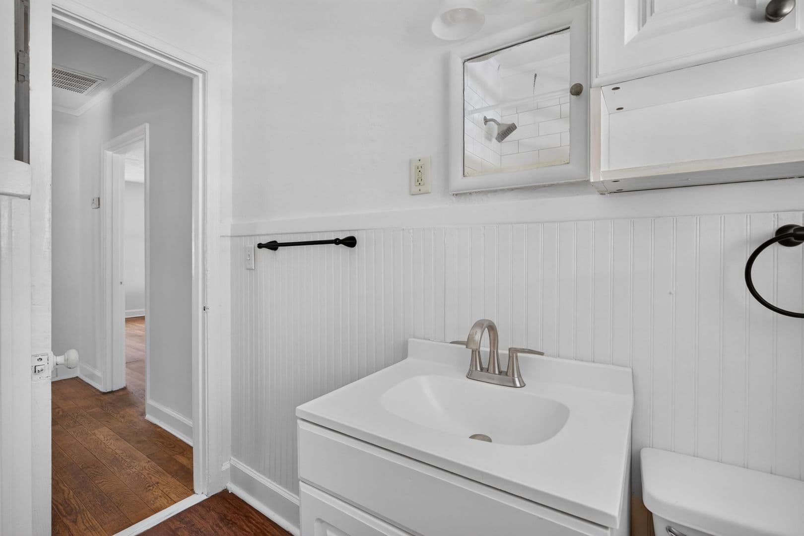 Savannah House: 216 E 57th St.