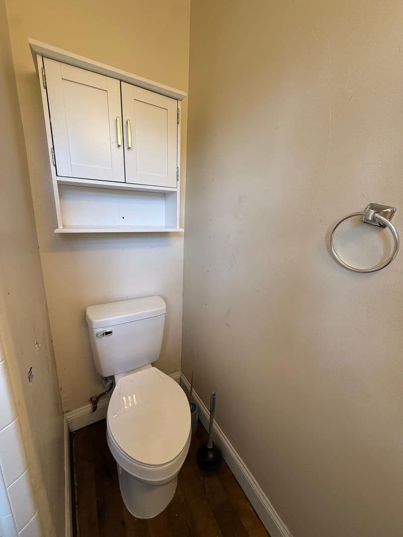 Savannah House: 1420 Claremont Circle