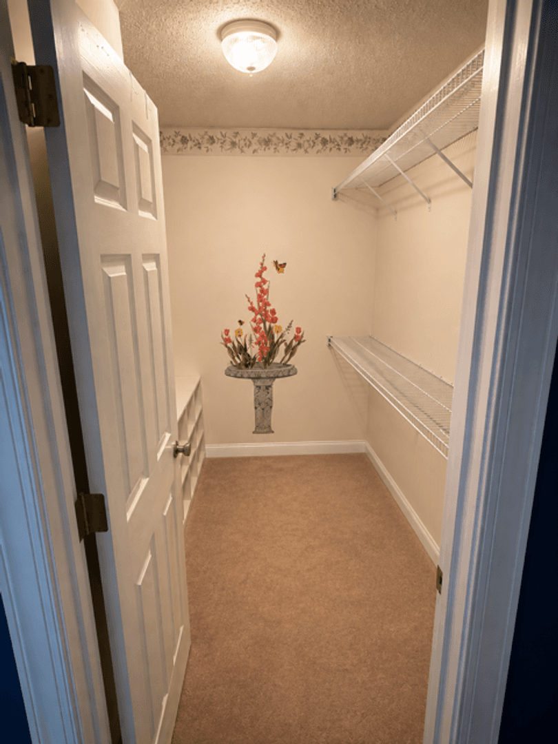 Richmond Hill House: 901 Laurel Hill Circle